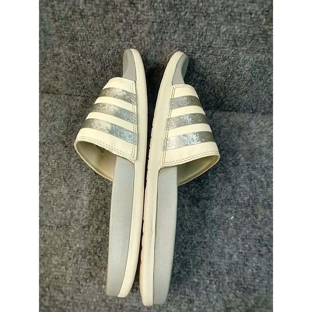 Adidas‎ Adilette Comfort Slides Wonder White Silver Metallic GW8746 Mens Size 9